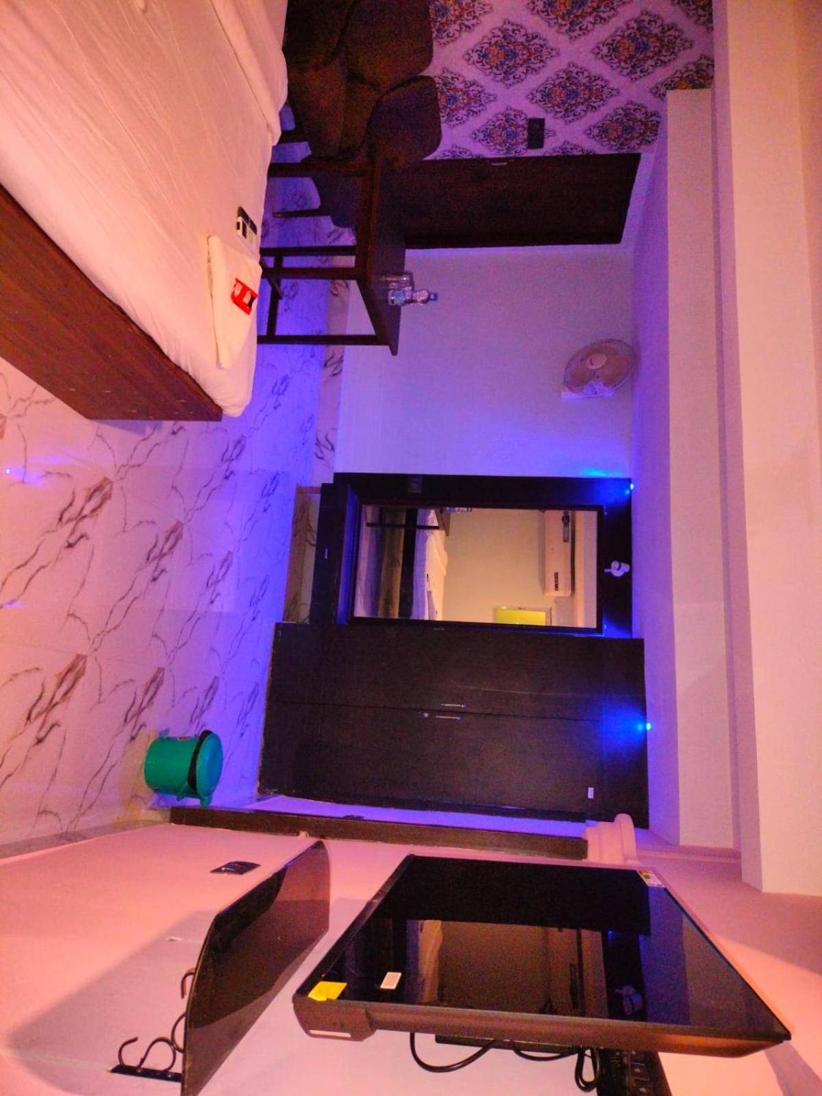 Hotel Ucs コルカタ エクステリア 写真